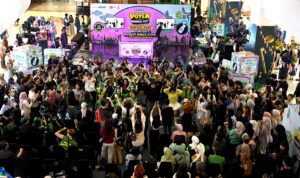 Foto 4 Kolaborasi Peserta dan Penonton turut meramaikan acara Semifinal Bandung POTEK Dance Fest 2026